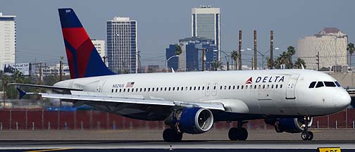 Delta Airbus A320-211 N321US at Phoenix Sky Harbor, March 22, 2012